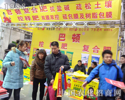 ���D����